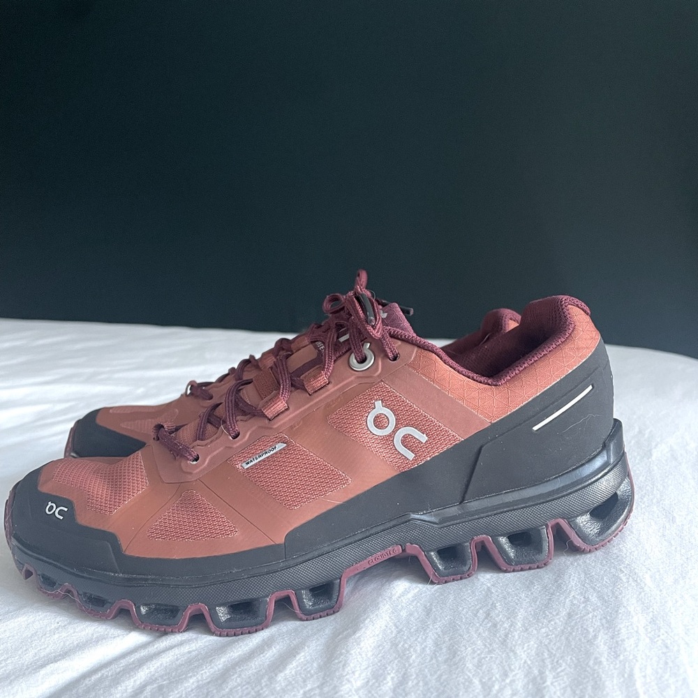 ON Cloudventure |Size 5.5 / 36
